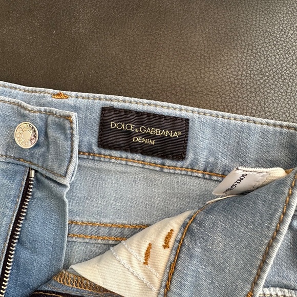 AUTHENTIC DOLCE GABANE JEAN SHORT - Picture 4 of 4